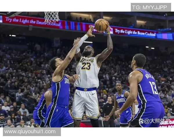 夸梅直言詹姆斯场上表现受限疲惫不堪难以回防影响湖人提速 夸梅直言詹姆斯场上表现受限疲惫不堪难以回防影响湖人提速