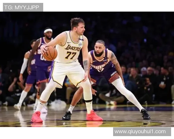 双星联手助力湖人逆袭东契奇与里夫斯同场净效率飙升至129