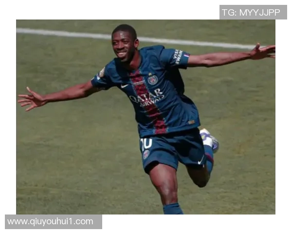 埃托奥与登贝莱重聚致意视频曝光感慨再见如故金球先生的荣耀