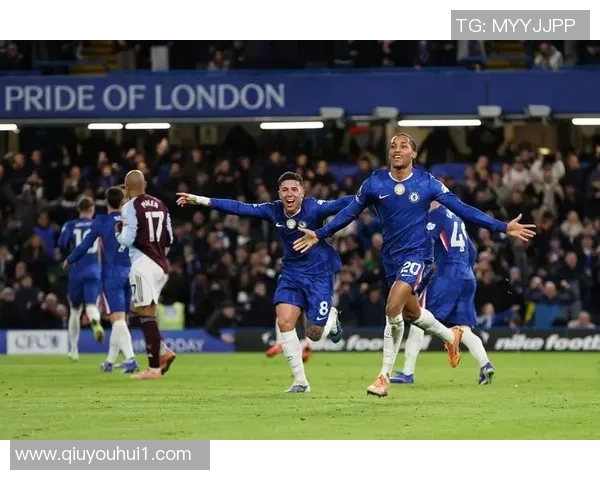 恩佐与加纳乔共同探讨切尔西圣诞慈善活动的足球团结力量 恩佐与加纳乔共同探讨切尔西圣诞慈善活动的足球团结力量