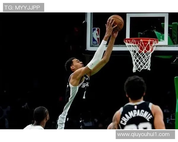 米奇称赞索汉表现出色防守端过于积极引发关注 米奇称赞索汉表现出色防守端过于积极引发关注