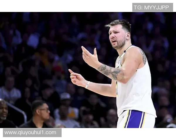 东契奇谈防守进步强调与队友沟通与参与的重要性